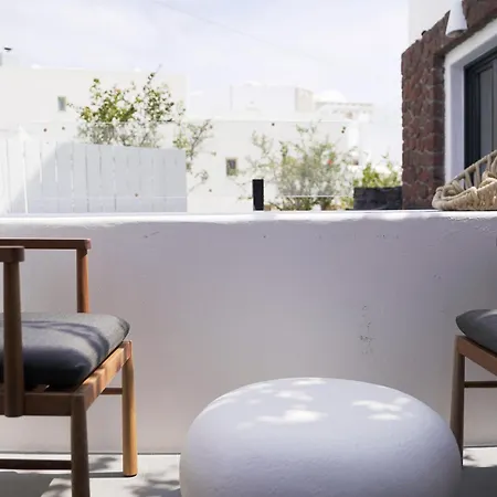 킹스 스위트 3* Kamári