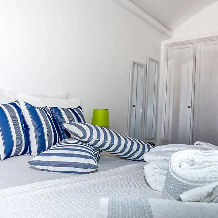 킹스 스위트 Kamári