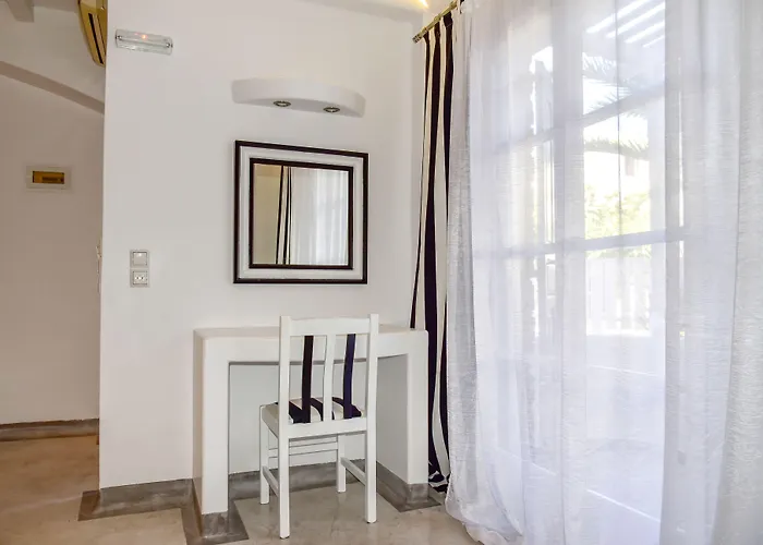 King's Hotel Kamari (Santorini)