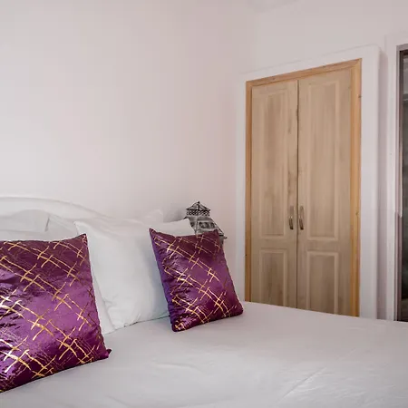 国王套房酒店 3* Kamári