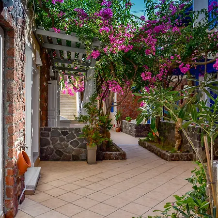 King's Hotel Kamári